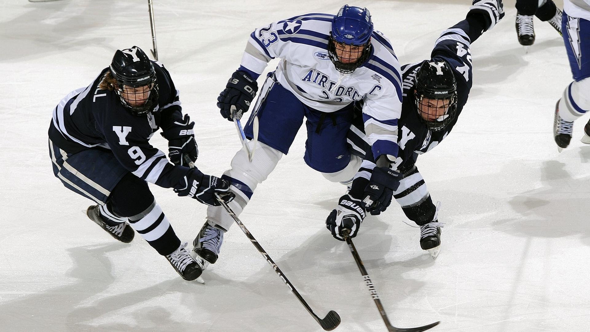 拉文换手上篮出色体现灵活得分手感,拉文打球怎么样